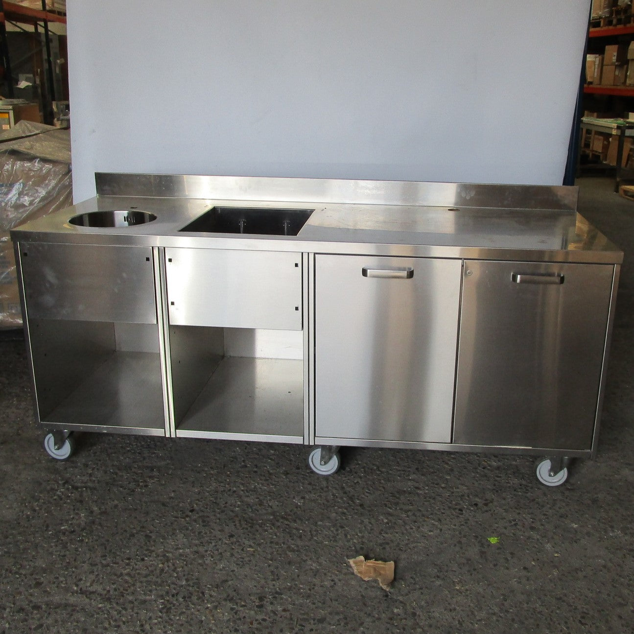 Cocktail Bar Station mit Klapptüren und Zubehören, 200x700 mm - AUSSTELLUNGSWARE — Virtus CSC700200SR