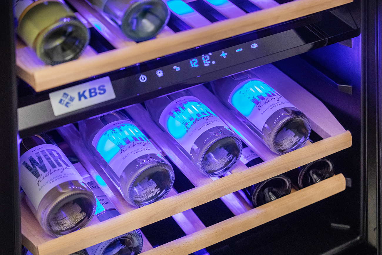 529163-weinkuehlschrank-vino-163-ansicht-2-kbs-gastrotechnik