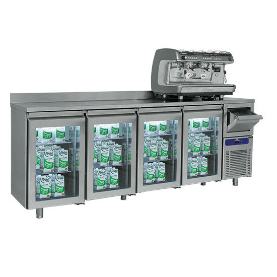 Kühltisch mit 4 Glastüren GN 1/1, Kaffeesatzschublade und Aufkantung, -2°/+8°C — Virtus BNC0015BAR/F