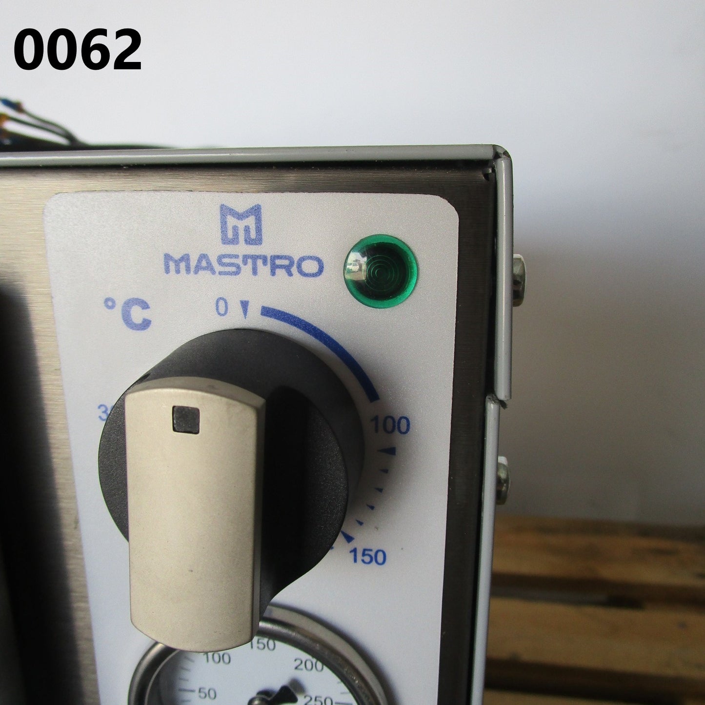 Elektro-Pizzaofen für 2 Pizzen ø 400 mm, mechanische Bedienung - BESCHÄDIGT — Virtus CAB0099/EBE (Ansicht 4)
