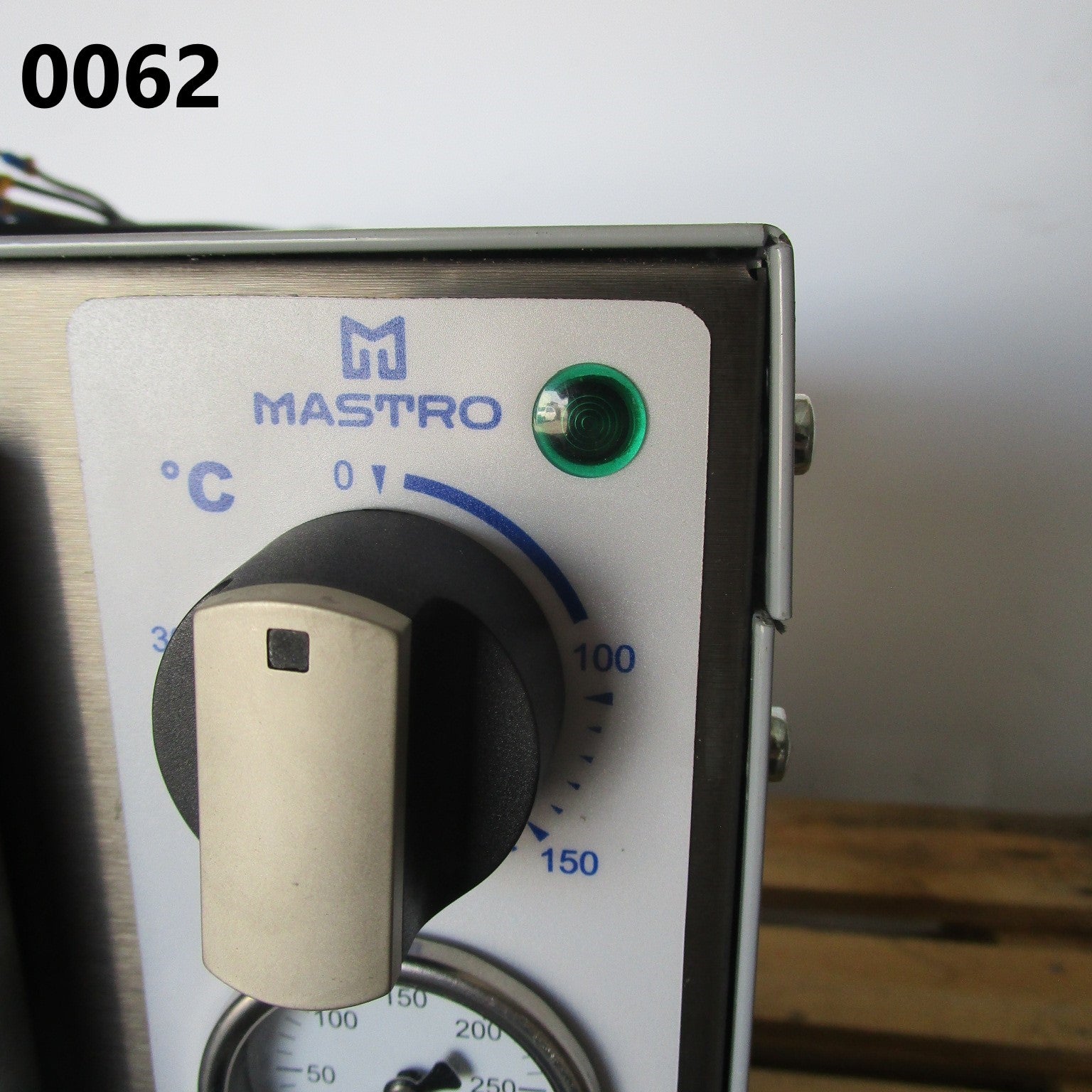 Elektro-Pizzaofen für 2 Pizzen ø 400 mm, mechanische Bedienung - BESCHÄDIGT — Virtus CAB0099/EBE (Ansicht 4)
