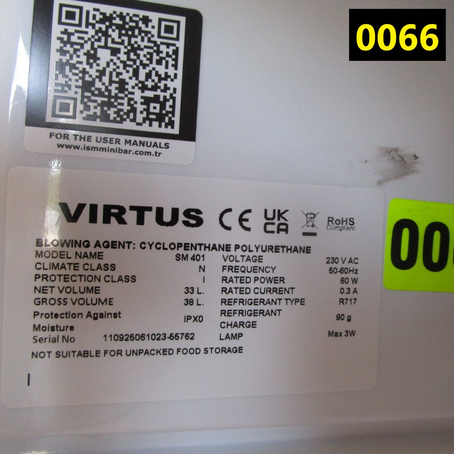 Minibar mit 2 Regalböden, schwarz, 38 Liter - BESCHÄDIGT — Virtus SM401BE (Ansicht 4)